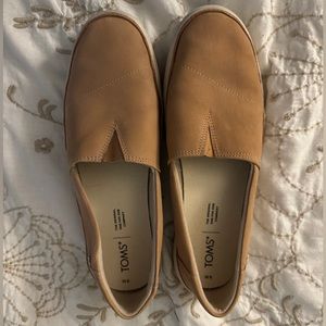 TOMS Parker Slip-On Shoes, Women's size 9, Tan
